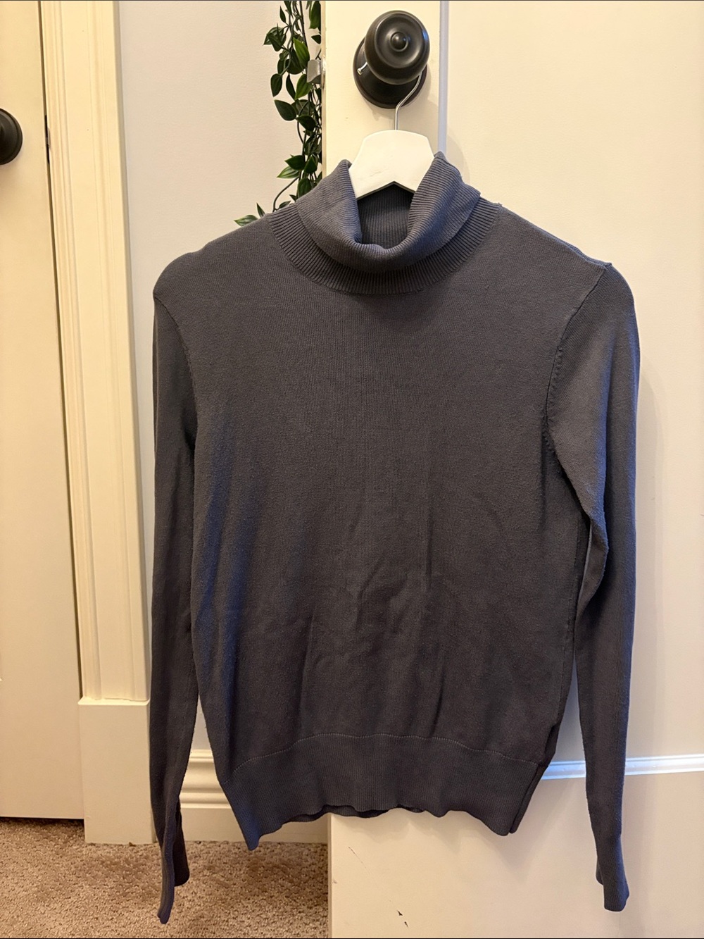 H&M Women's Gray Turtleneck Sweater